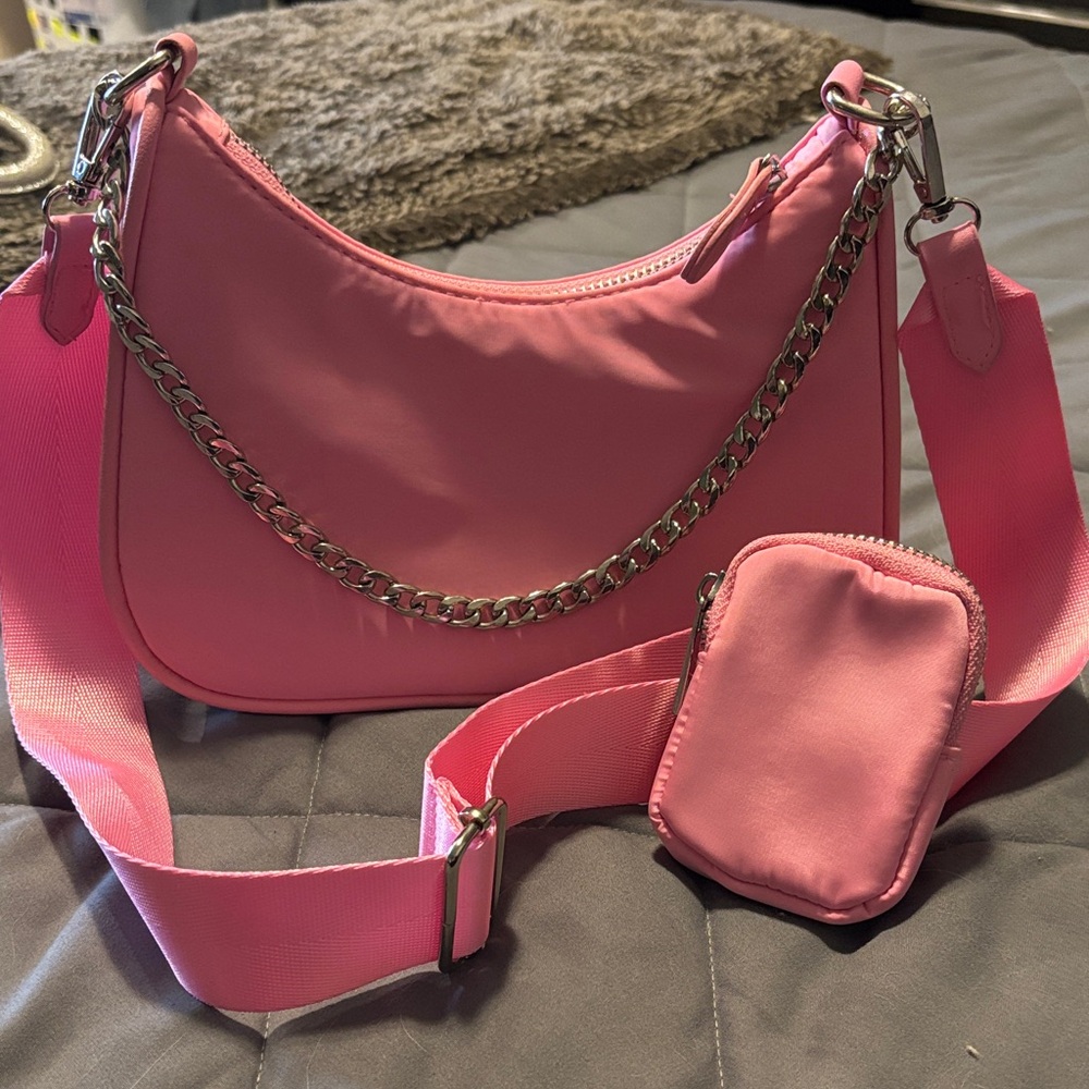 Stylish Pink Women's Bag with Chain Detail